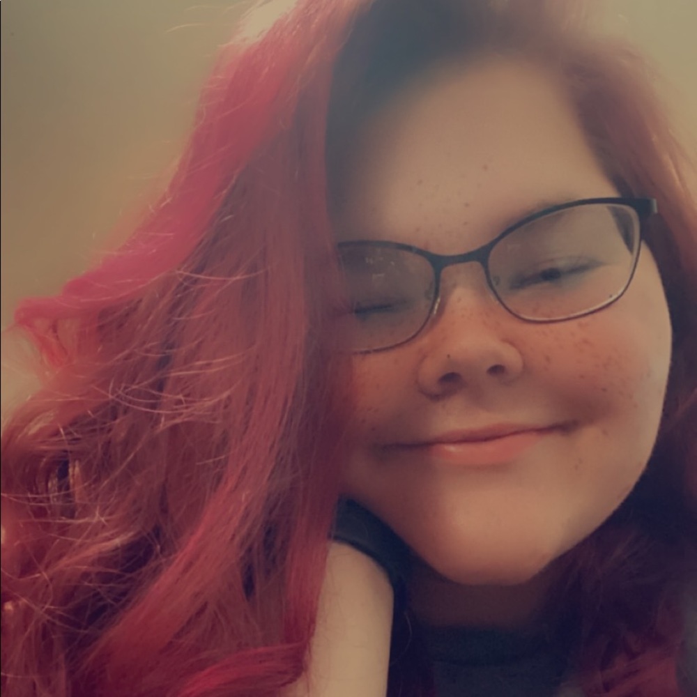 Meet your Posher, Lora